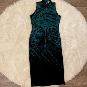 Almost Famous Midi dress emerald crushed velvet, M